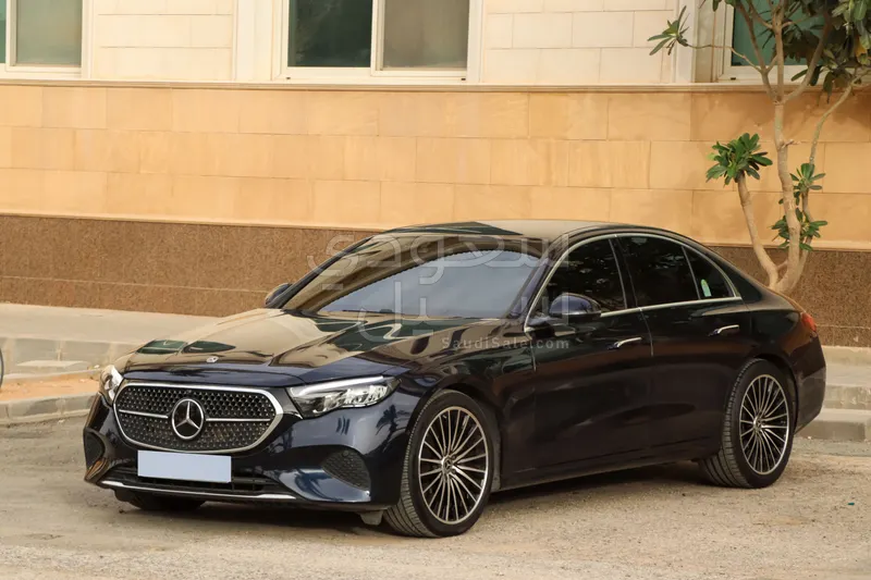 2025 Mercedes-Benz E 200