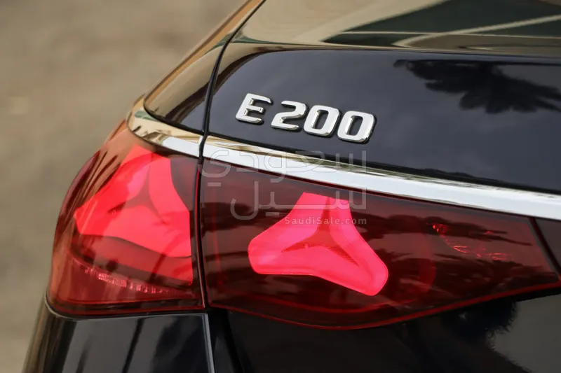 2025 Mercedes-Benz E 200