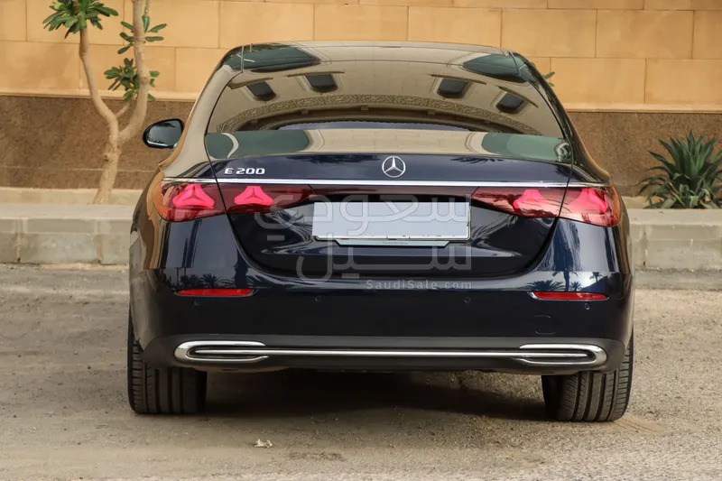 2025 Mercedes-Benz E 200