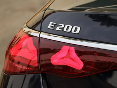 2025 Mercedes-Benz E 200