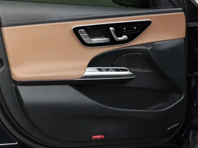 2025 Mercedes-Benz E 200