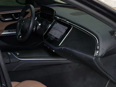 2025 Mercedes-Benz E 200
