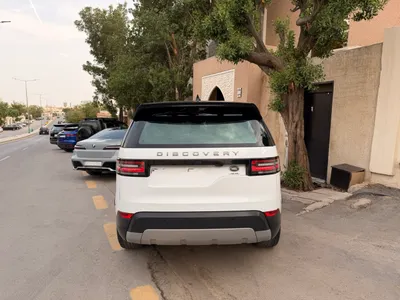 2018 لاند روفر ديسكفري