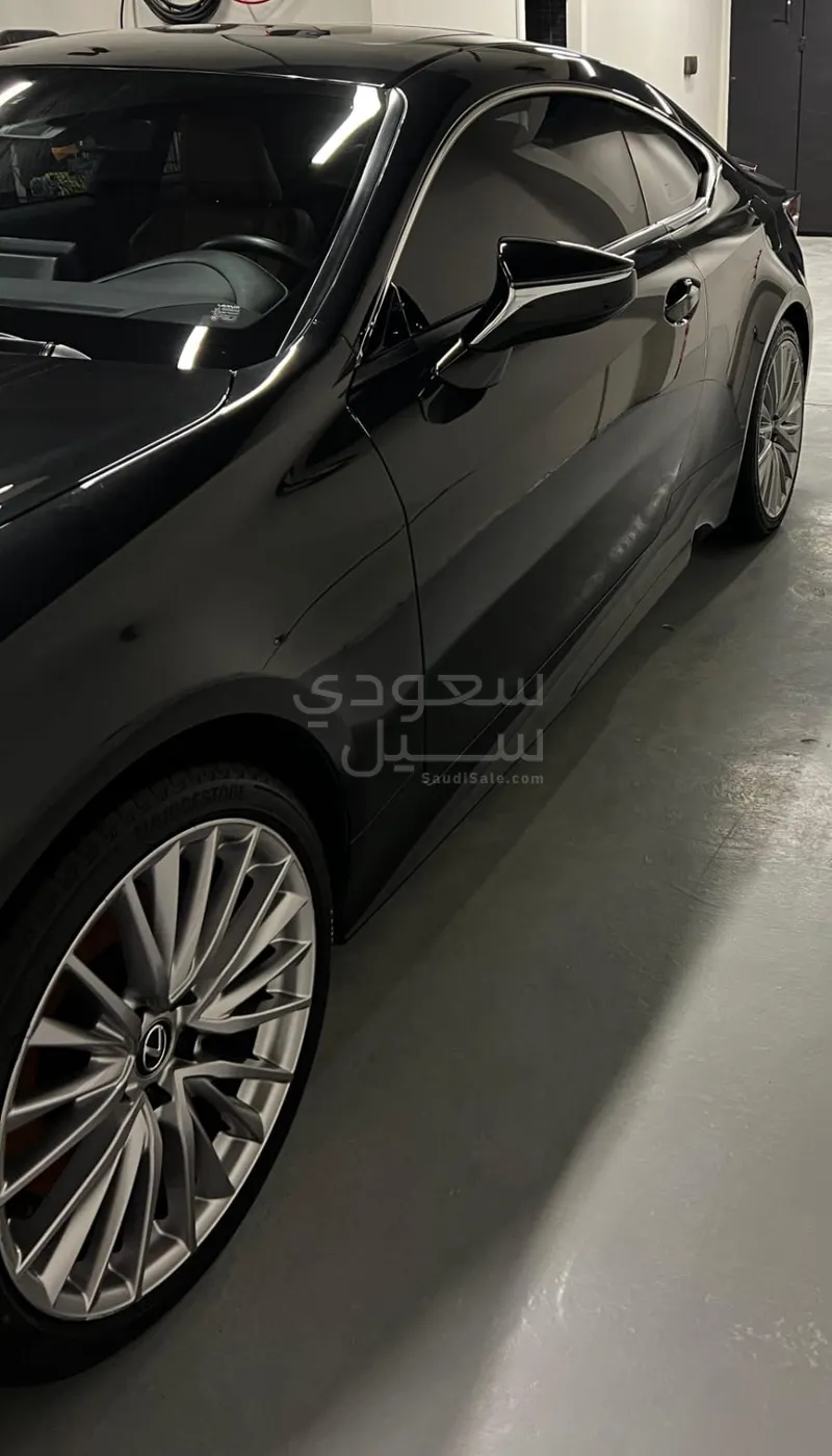 2024 لكزس أر سي 350
