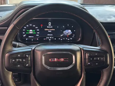 2023 جي ام سي يوكون اي تي 4