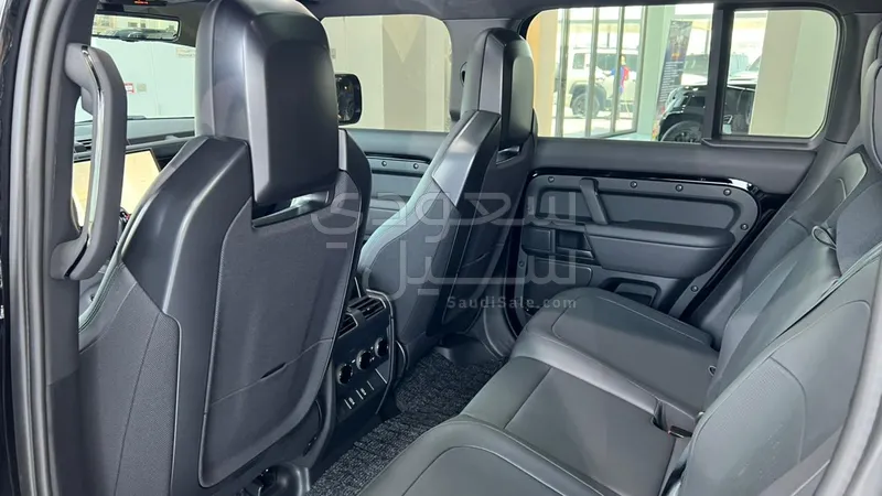 2026 Land Rover Defender Octa