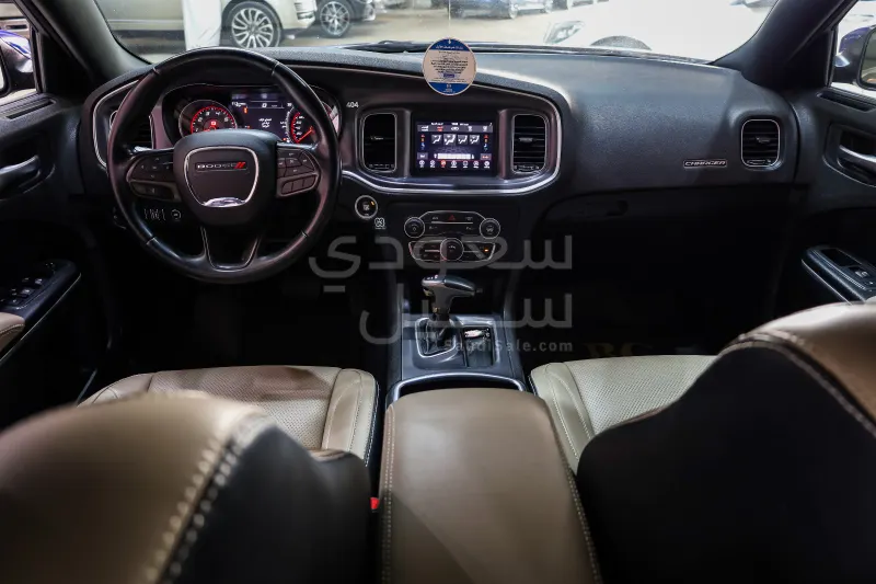 2020 دودج تشارجر اس اكس تي