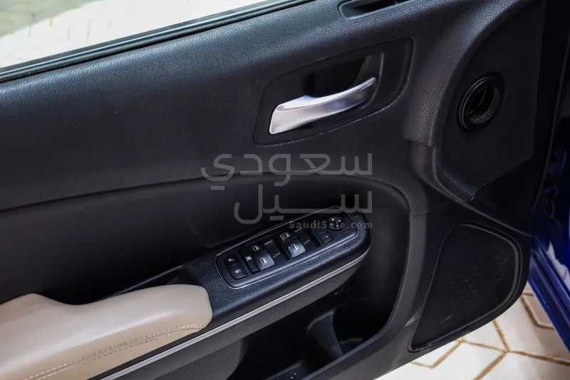 2020 دودج تشارجر اس اكس تي