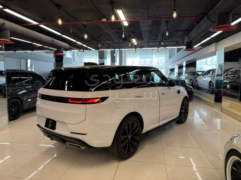 2024 لاند روفر رينج روفر سبورت اس اي