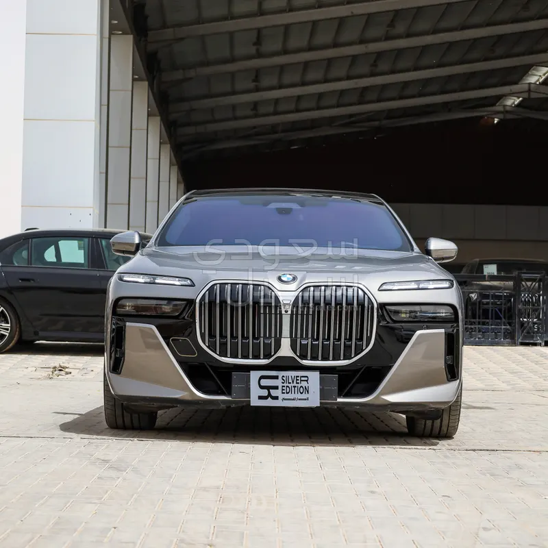 2025 بي ام دبليو الفئة السابعة 735أي