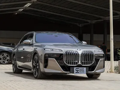 2025 بي ام دبليو الفئة السابعة 735أي