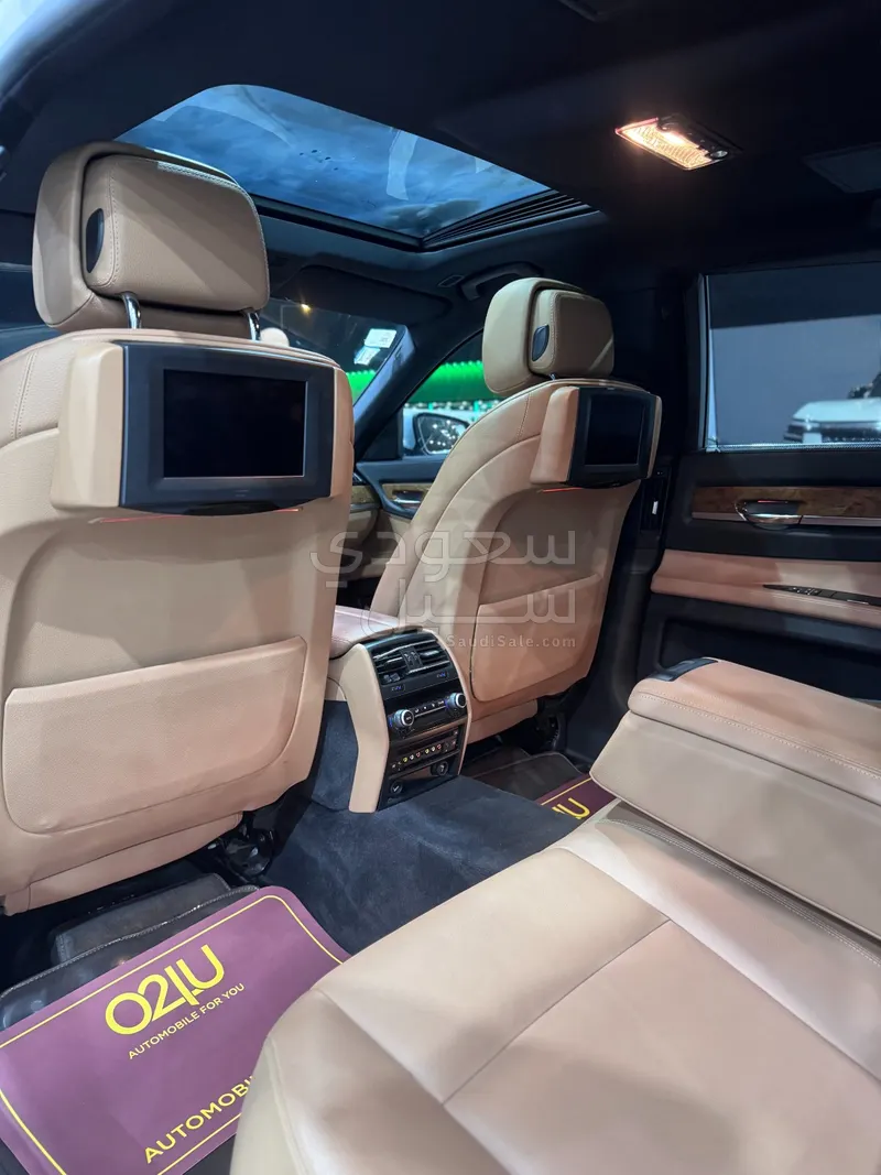 2011 BMW 7 Series 730i