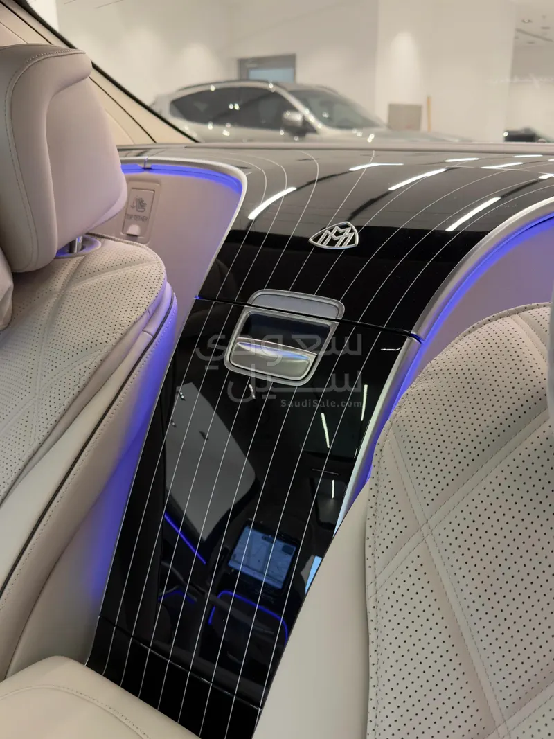 2025 مرسيدس - بنز إس 680 مايباخ