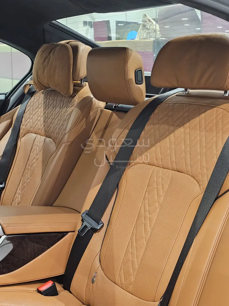 2018 بي ام دبليو الفئة السابعة 750 إل أي