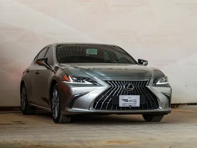 2025 لكزس إي إس 350