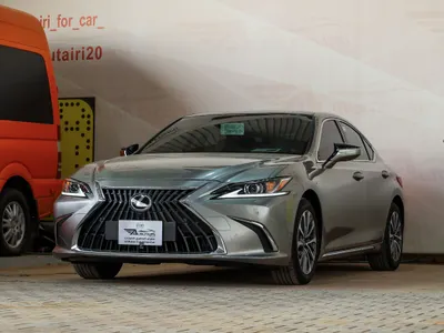 2025 لكزس إي إس 350