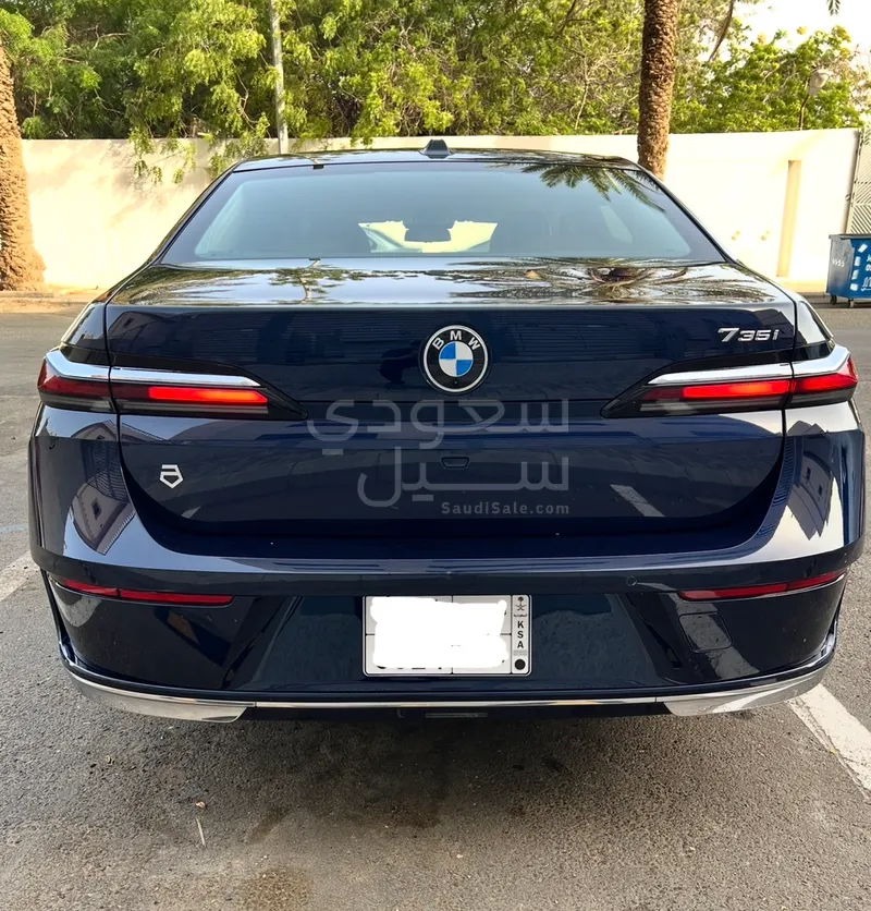 2026 بي ام دبليو الفئة السابعة 735 إل أي