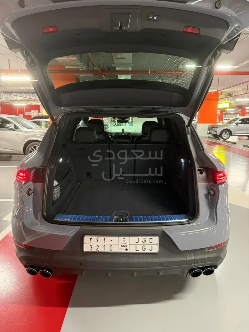2024 Porsche Cayenne S
