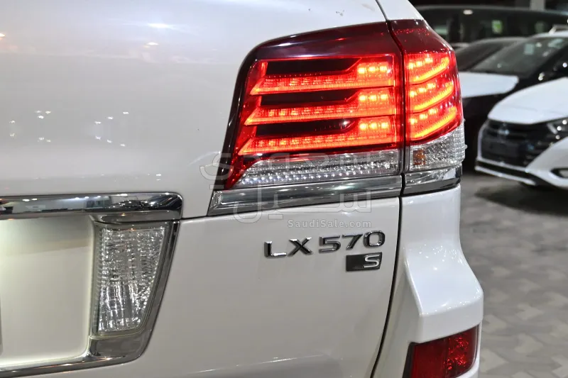 2015 Lexus LX 570 S