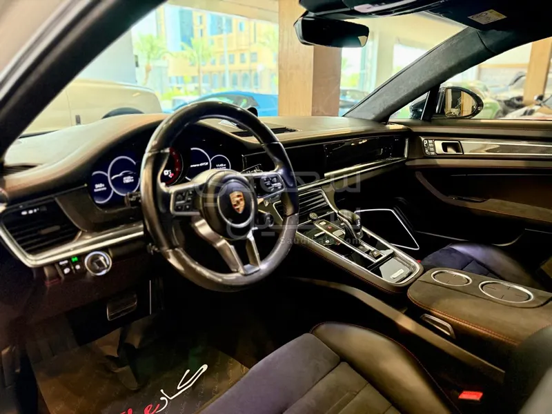 2020 Porsche Panamera GTS
