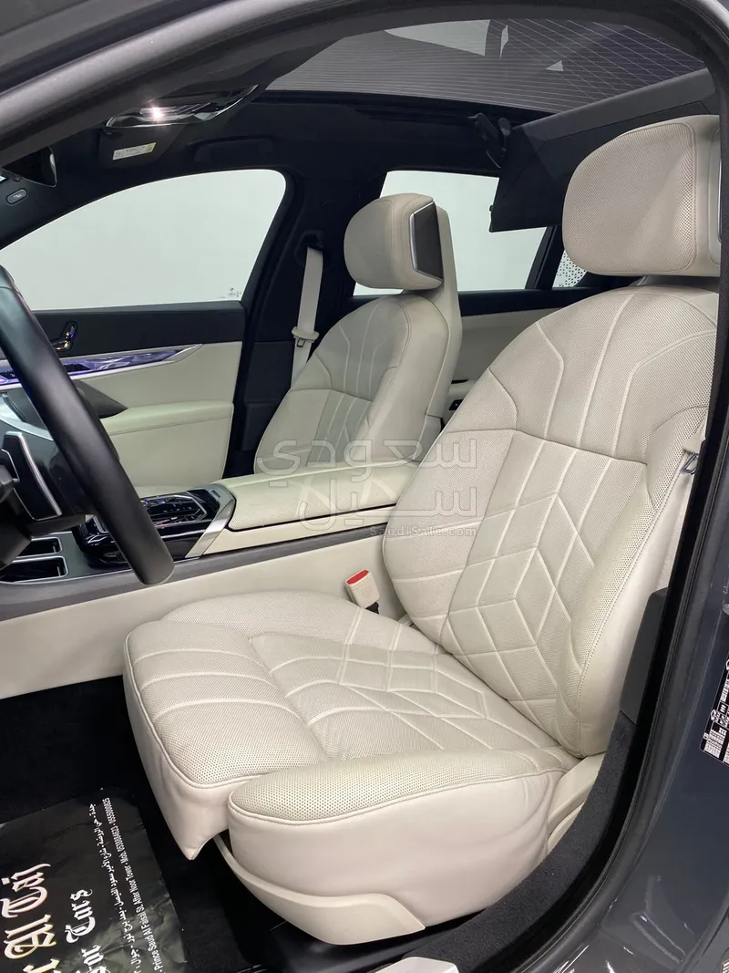 2023 BMW 7 Series 735i
