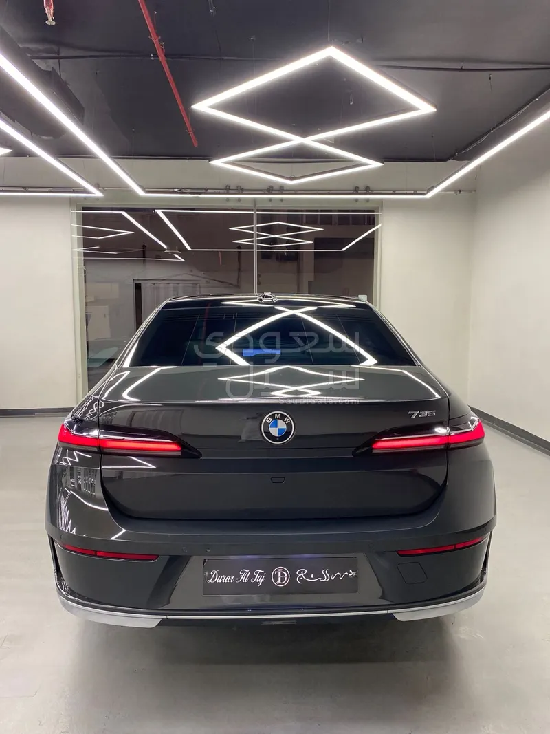 2023 BMW 7 Series 735i