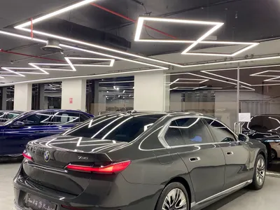 2023 BMW 7 Series 735i