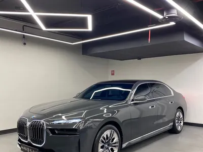 2023 BMW 7 Series 735i