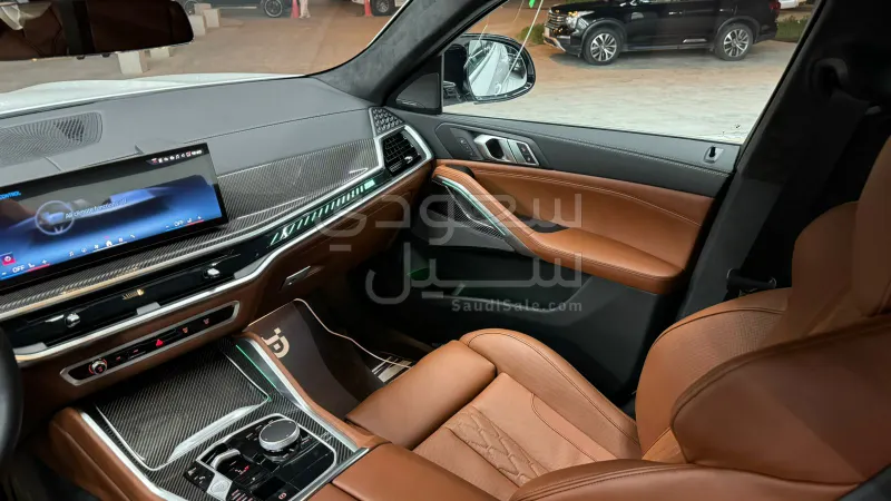 2025 بي ام دبليو الفئة اكس 6