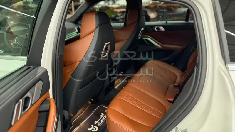 2025 بي ام دبليو الفئة اكس 6