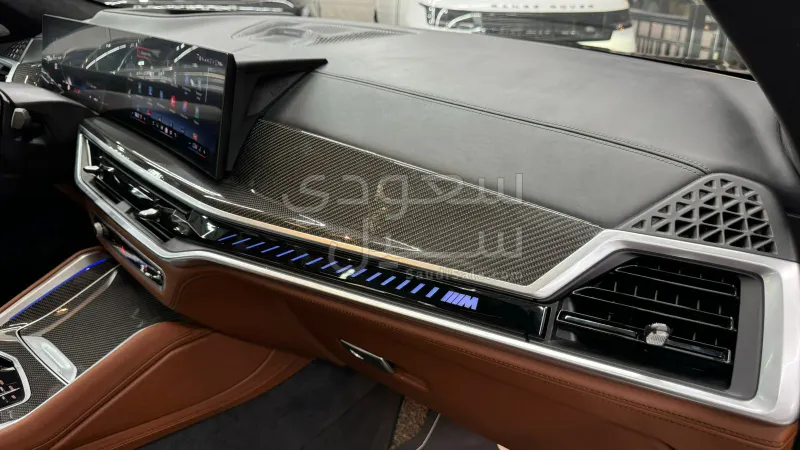 2024 بي ام دبليو الفئة اكس 6