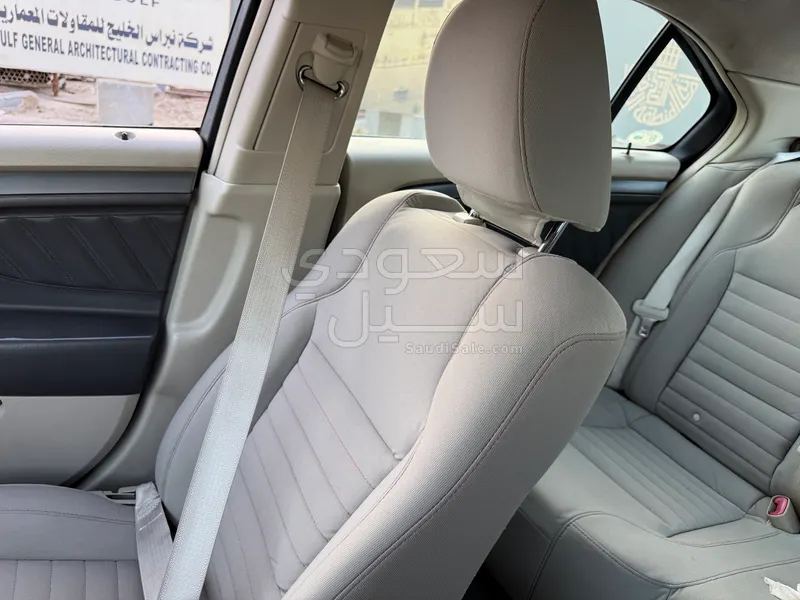2010 Ford Taurus
