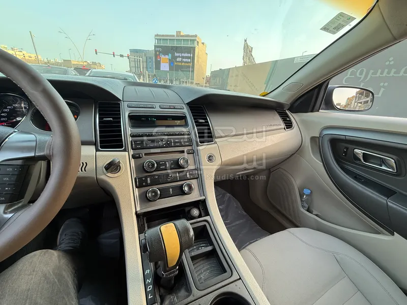 2010 Ford Taurus