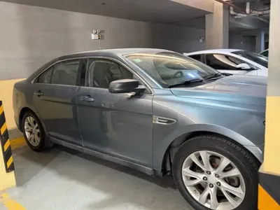 2010 Ford Taurus