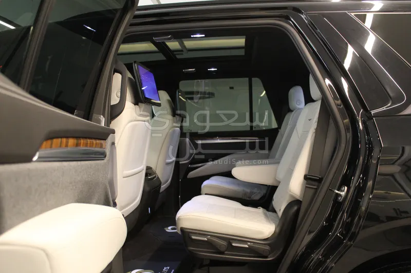 2025 Cadillac Escalade Sport