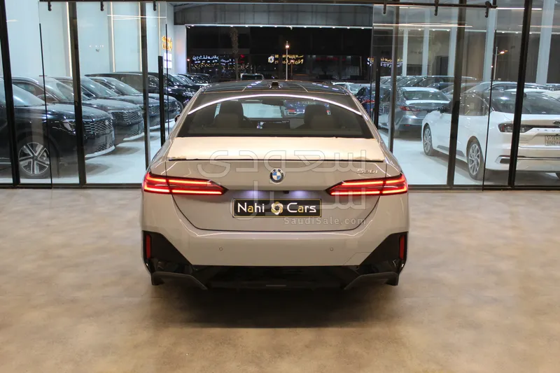 2026 BMW 5 Series 520i