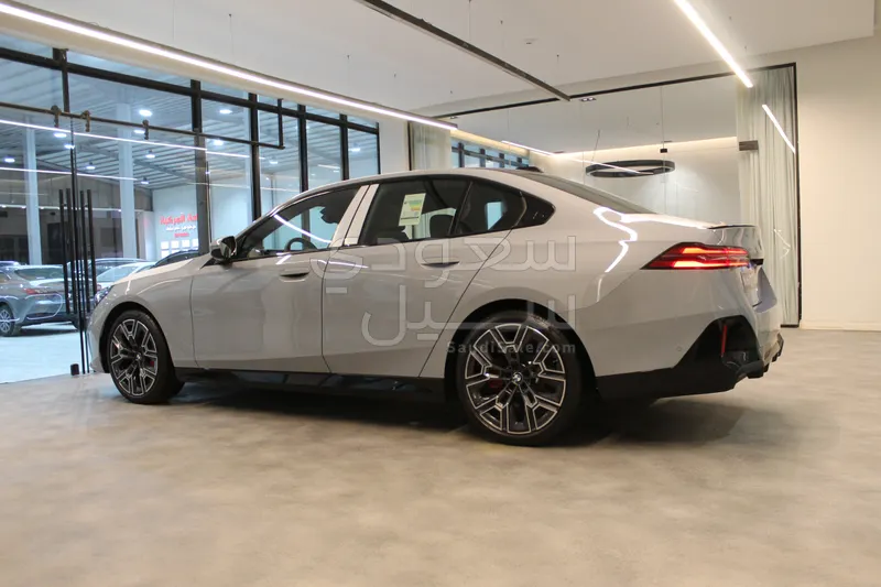 2026 BMW 5 Series 520i