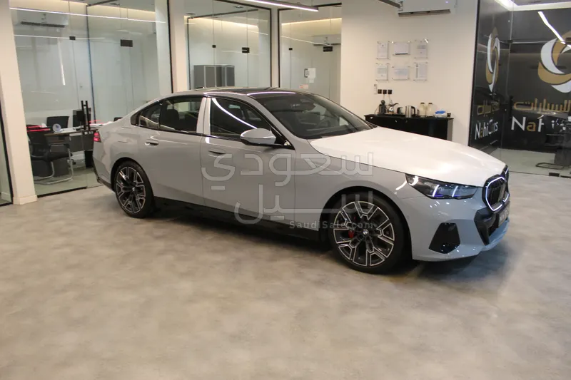 2026 BMW 5 Series 520i