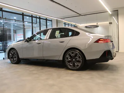 2026 BMW 5 Series 520i