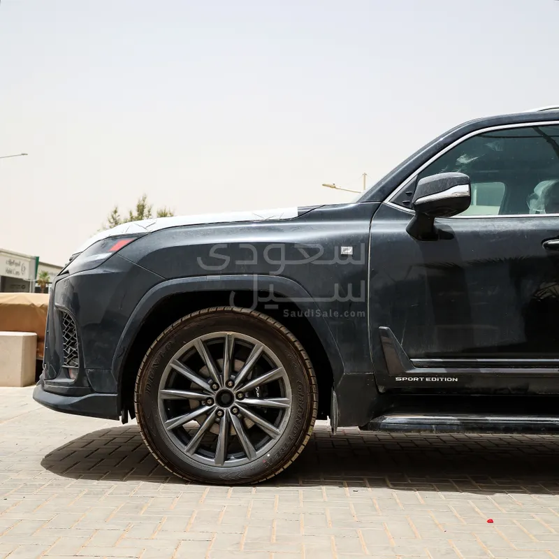 2025 Lexus LX 600 F