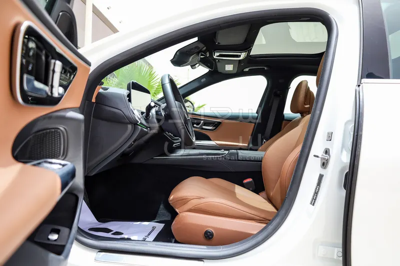2024 Mercedes-Benz E 200