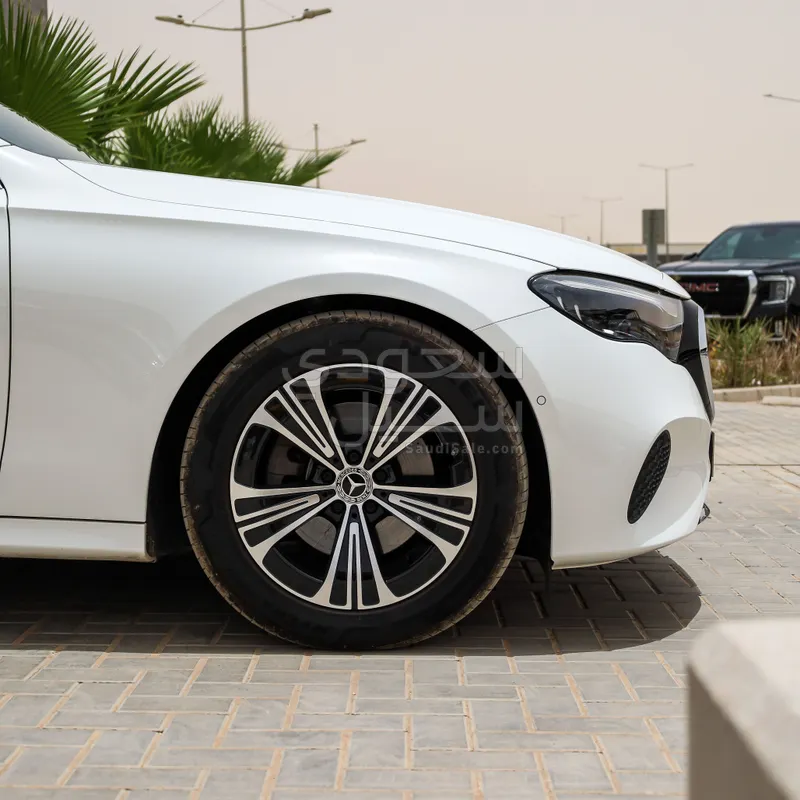 2024 Mercedes-Benz E 200