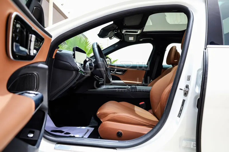 2024 Mercedes-Benz E 200