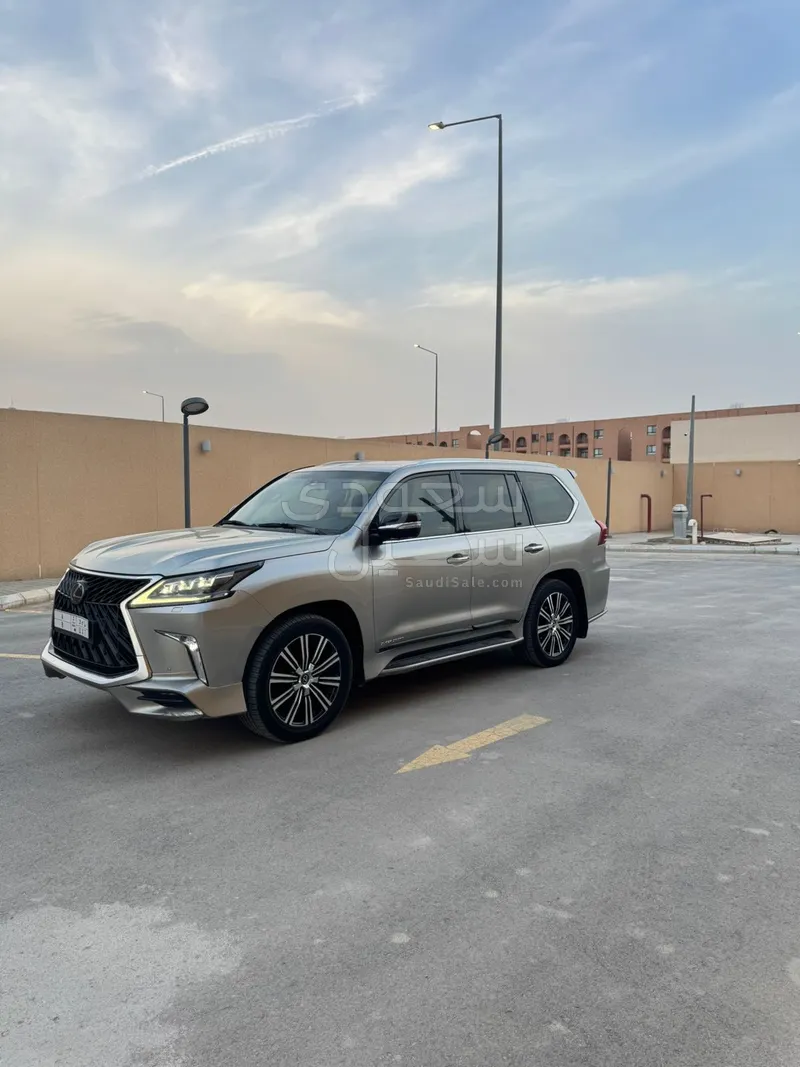 2019 Lexus LX 570 Sport Plus