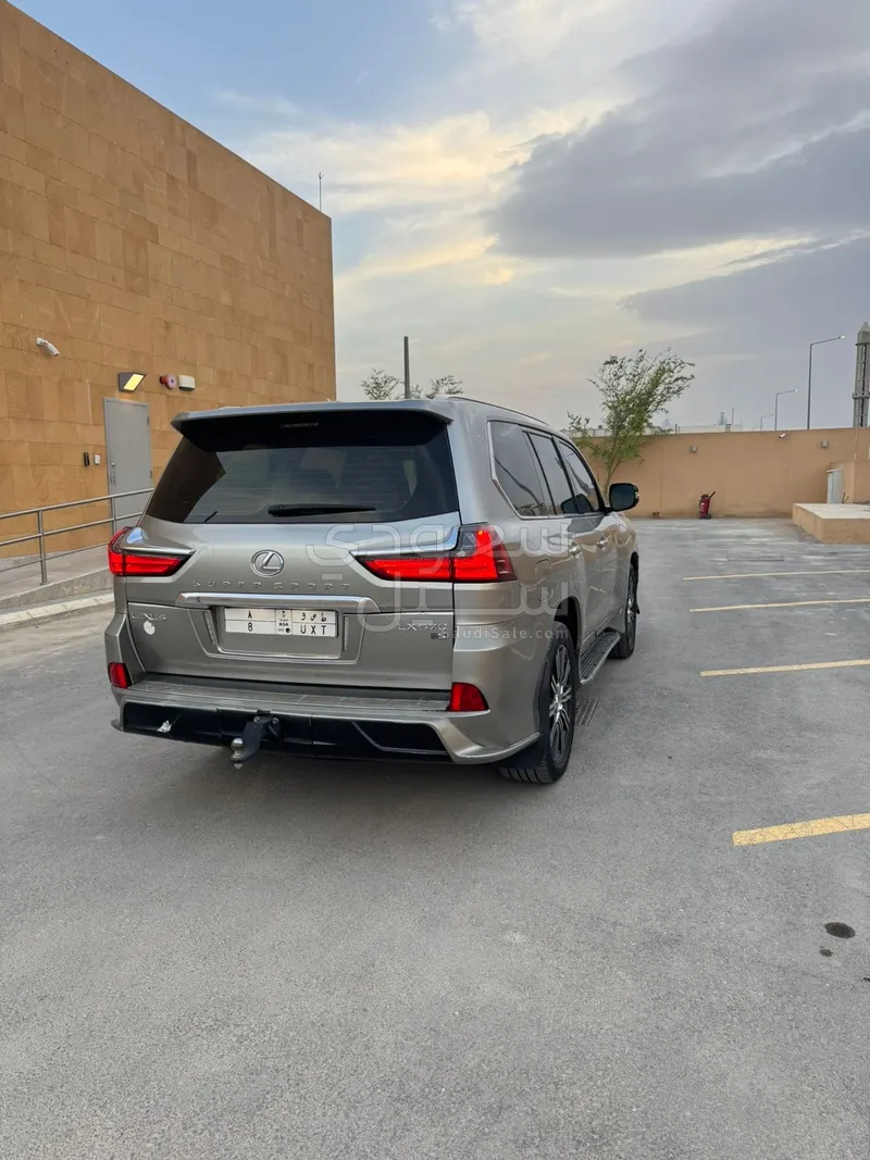 2019 Lexus LX 570 Sport Plus