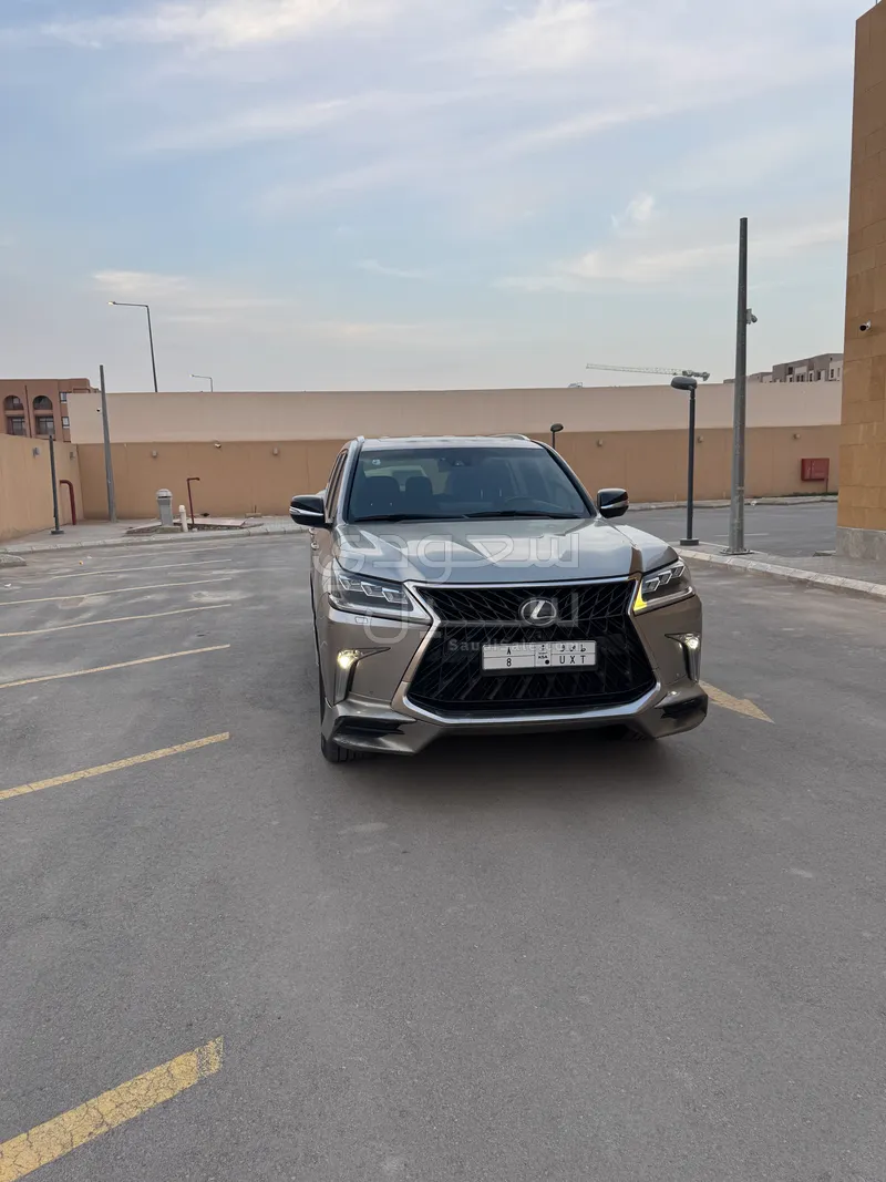 2019 Lexus LX 570 Sport Plus