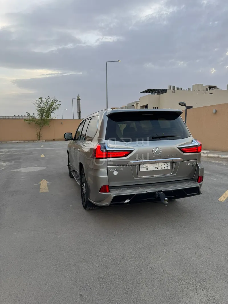 2019 Lexus LX 570 Sport Plus