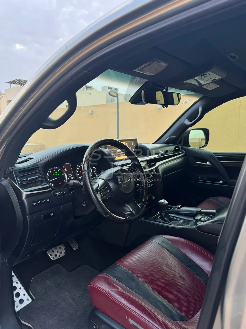 2019 Lexus LX 570 Sport Plus