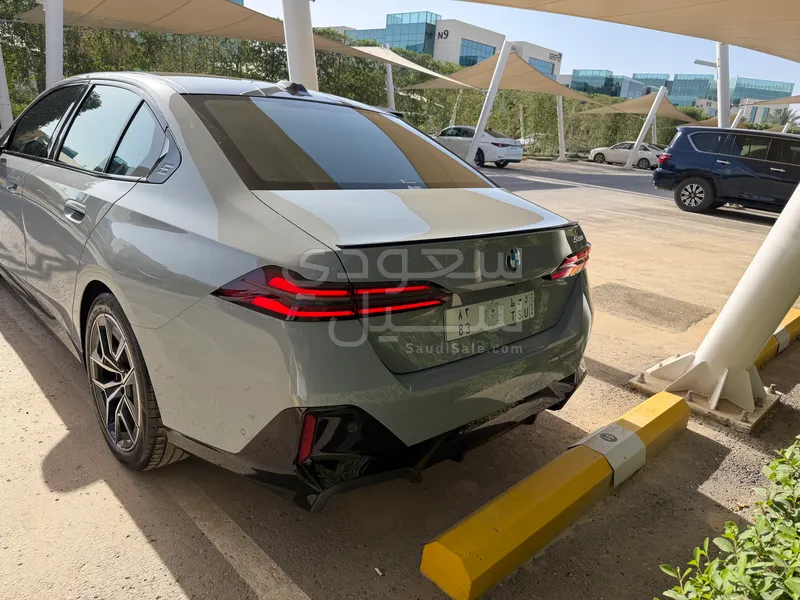 2024 بي ام دبليو الفئة الخامسة 520 أي