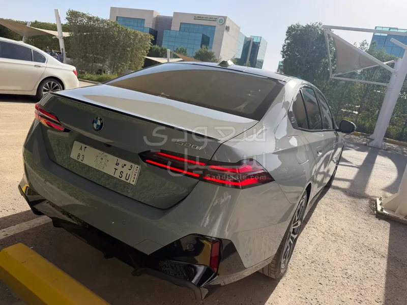 2024 بي ام دبليو الفئة الخامسة 520 أي